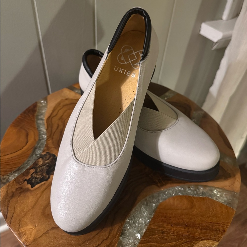 Women’s Light Beige Slip On Loafer Size 7.5 New without box Spring neutral color